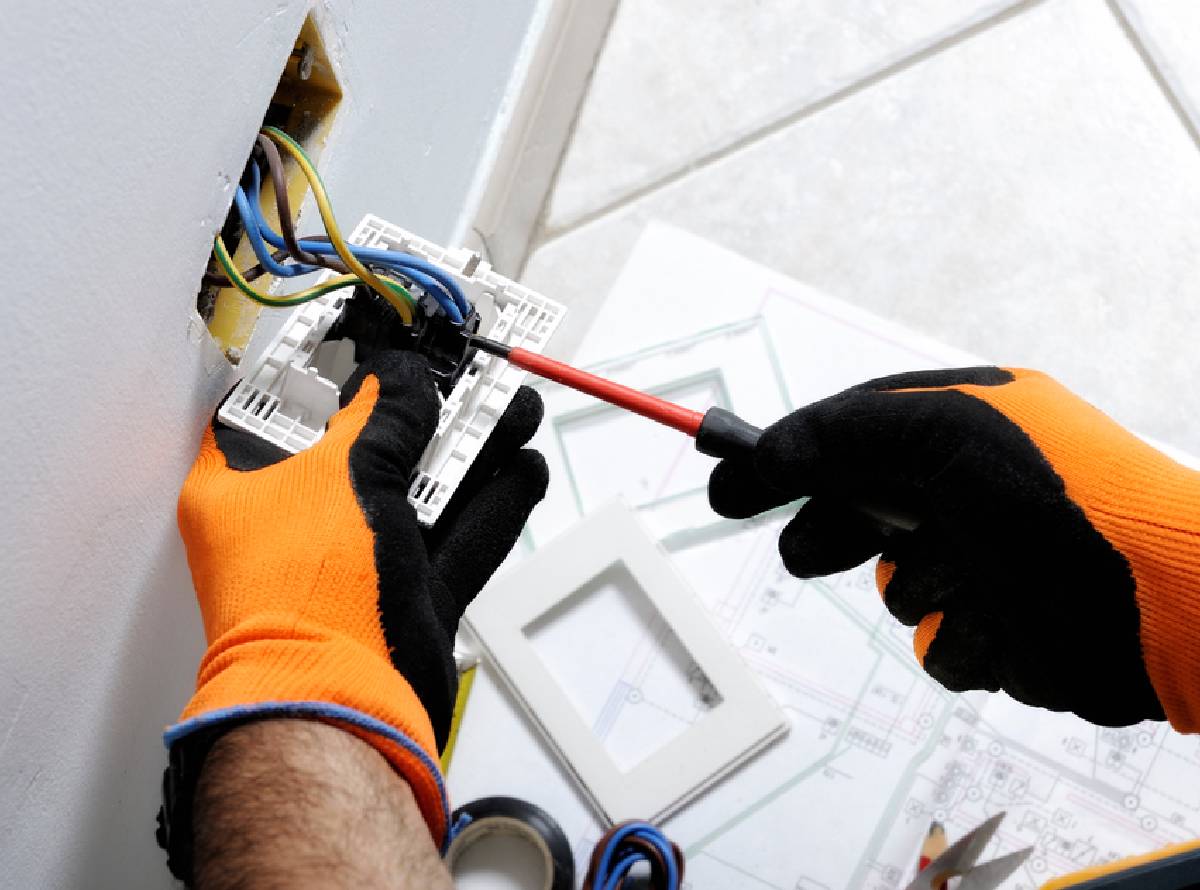 Electricians in Liverpool & Wirral